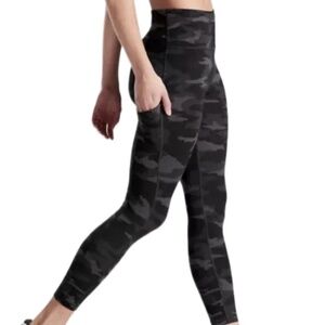 Athleta Camo Contender 7/8 Tight in Powerlift